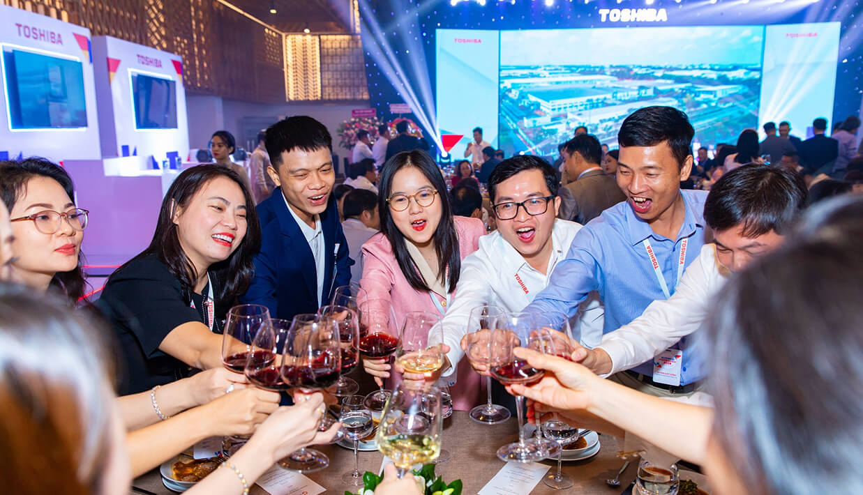 HinhAnhTinTuc 1 1 Những Khoảnh Khắc Ấn Tượng Tại Lễ Kỷ Niệm 15 Năm Thành Lập Nhà Máy Toshiba