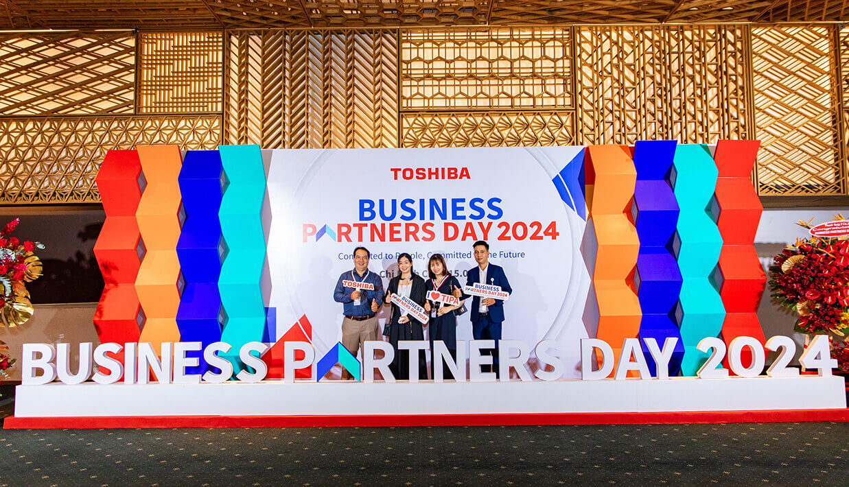 HinhAnhTinTuc 2 1 Những Khoảnh Khắc Ấn Tượng Tại Lễ Kỷ Niệm 15 Năm Thành Lập Nhà Máy Toshiba