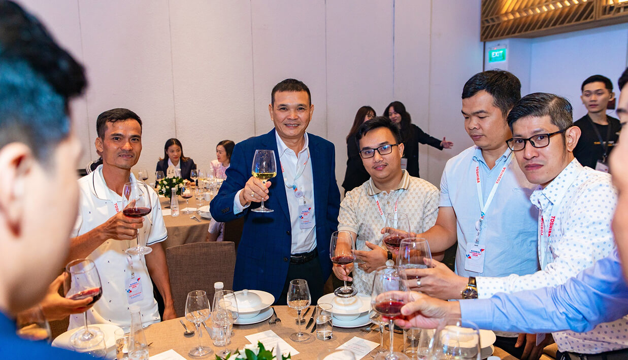 TinTuc Những Khoảnh Khắc Ấn Tượng Tại Lễ Kỷ Niệm 15 Năm Thành Lập Nhà Máy Toshiba