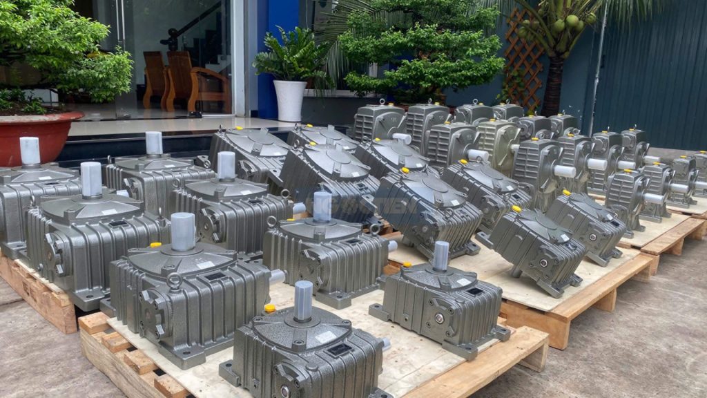 ngoc tien hop giam toc truc vit eed Hộp Giảm Tốc Trục Vít EED